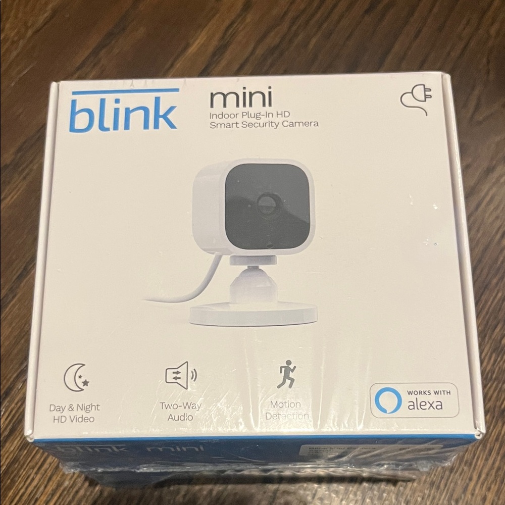 Amazon Blink Mini Indoor Plug-In HD Smart Security Camera - White